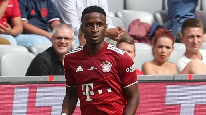 Bayern, Sénégal : traité comme « un dealer » à l’aéroport, Bouna Sarr crie au scandale et au racisme