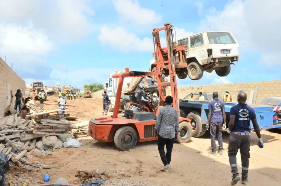 Lutte contre les encombrements : une vaste opération de déguerpissement démarre à Médina