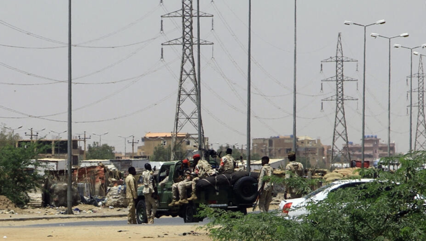 Soudan: affrontements à Khartoum entre l’armée régulière et les forces RSF du général Hemedti