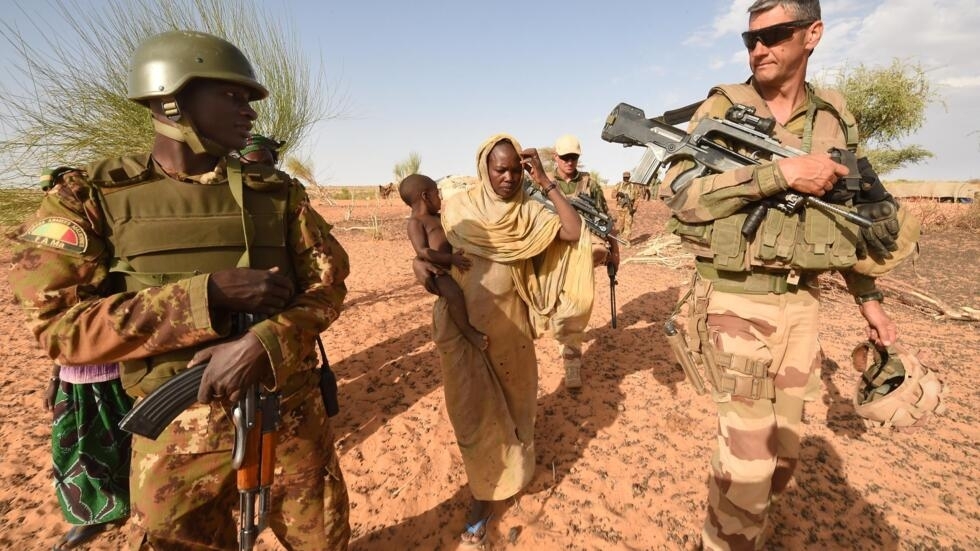 Opérations militaires extérieures de la France: le départ du Niger confirme un changement d’ère