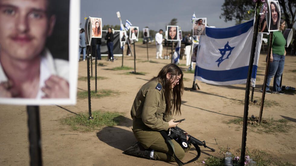 Israël: trois mois plus tard, proches et survivants du massacre du 7 octobre reviennent sur les lieux du drame