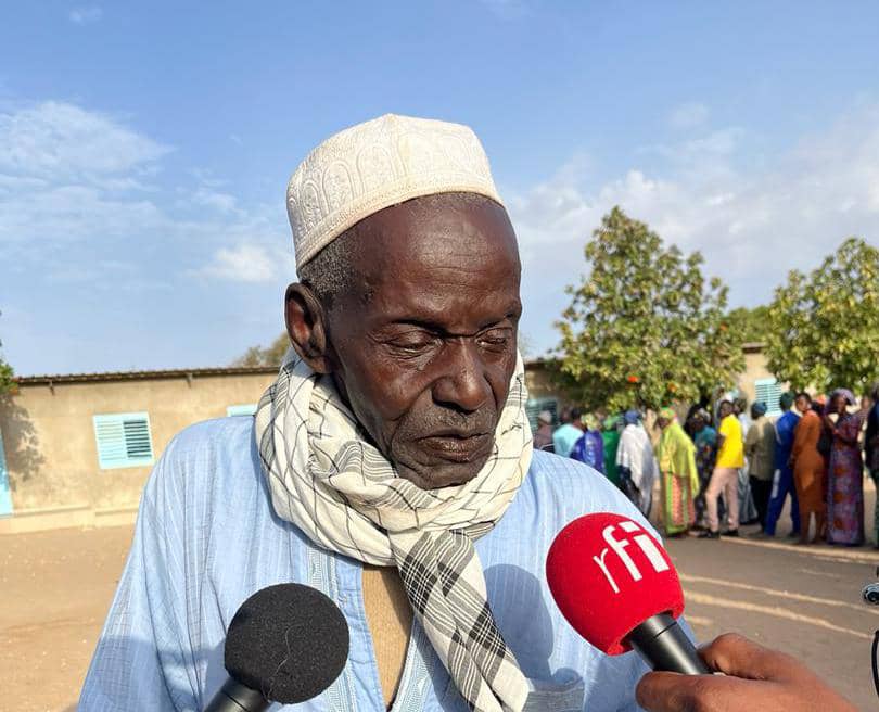 Scrutin présidentiel à Ndiaganiao: dans l’unique centre du village, les bureaux de vote ont ouvert à 8h passées de questions minutes